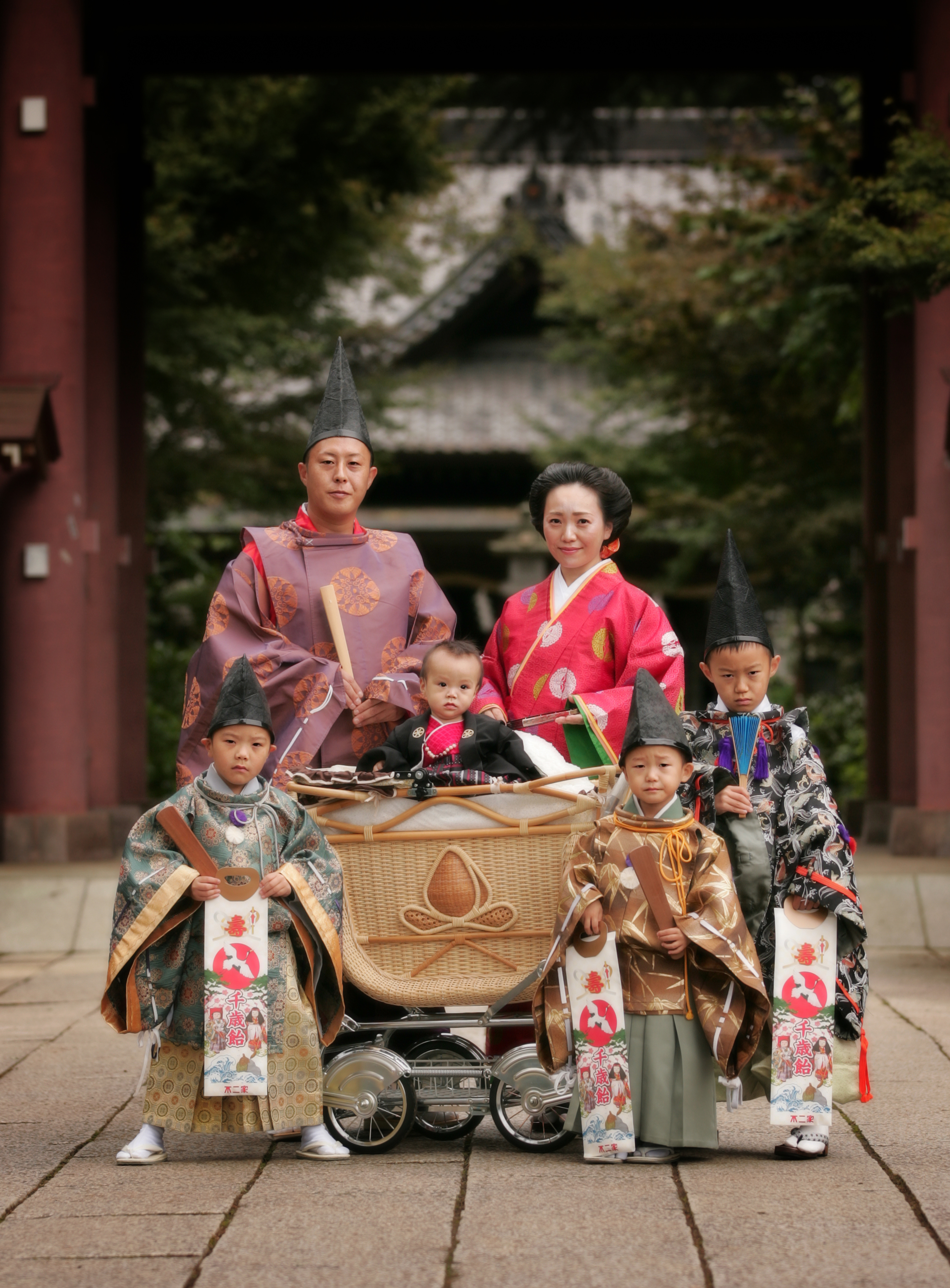 七五三のお祝いに。。。出張衣裳レンタル | 十二単と着物レンタルの雅