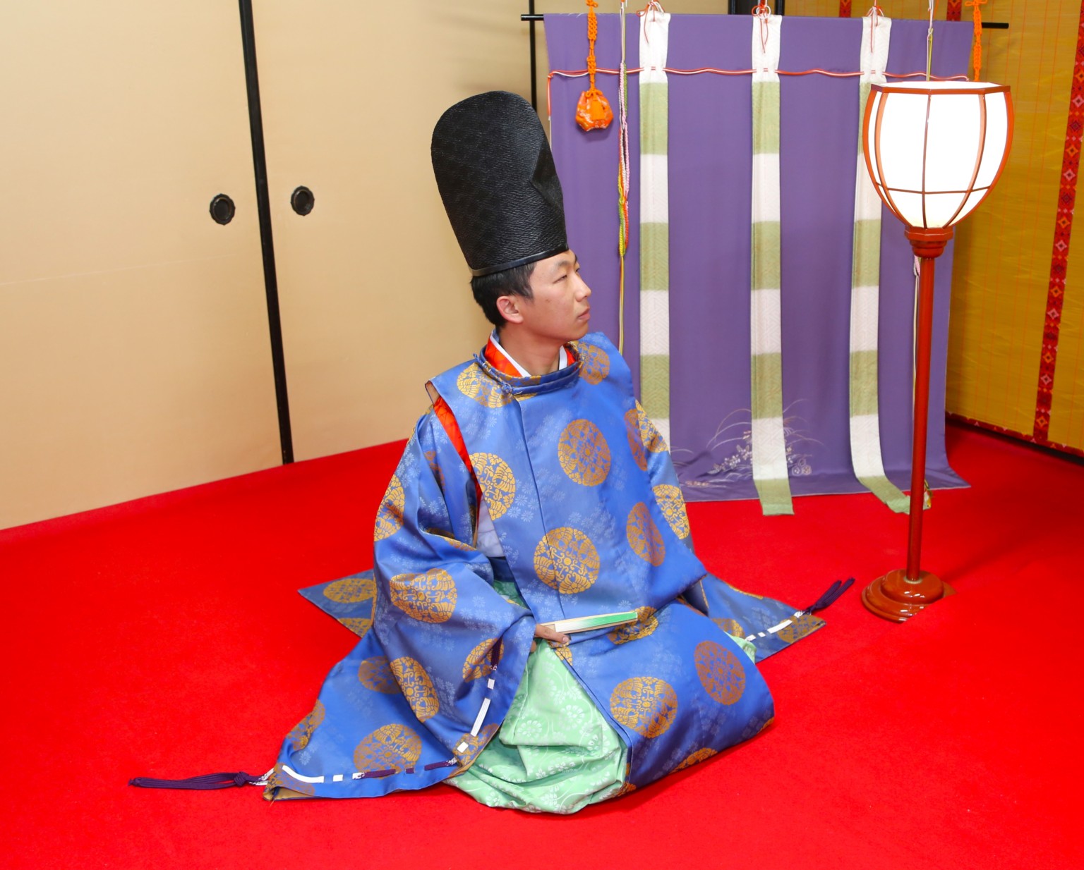日本の民族衣装の束帯と狩衣を体験! | 十二単と着物レンタルの雅ゆきで結婚式・京都観光